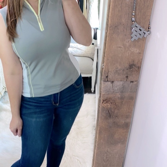 NVO grey athletic top size small - Picture 1 of 7